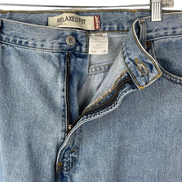 Levis Relaxed Fit 550 Jeans Mens 44 X 30 Light Wash - Picture 5 of 9